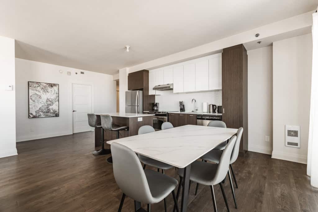 Condo Saint-Elzéar <br/> 2 chambres / 2 salles de bain