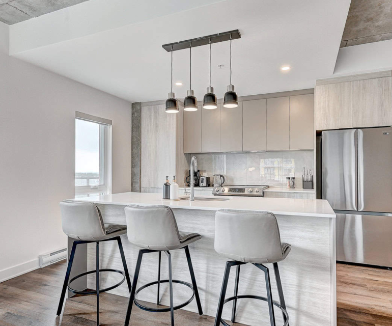 Condo 3 chambres - Laval - Meublés